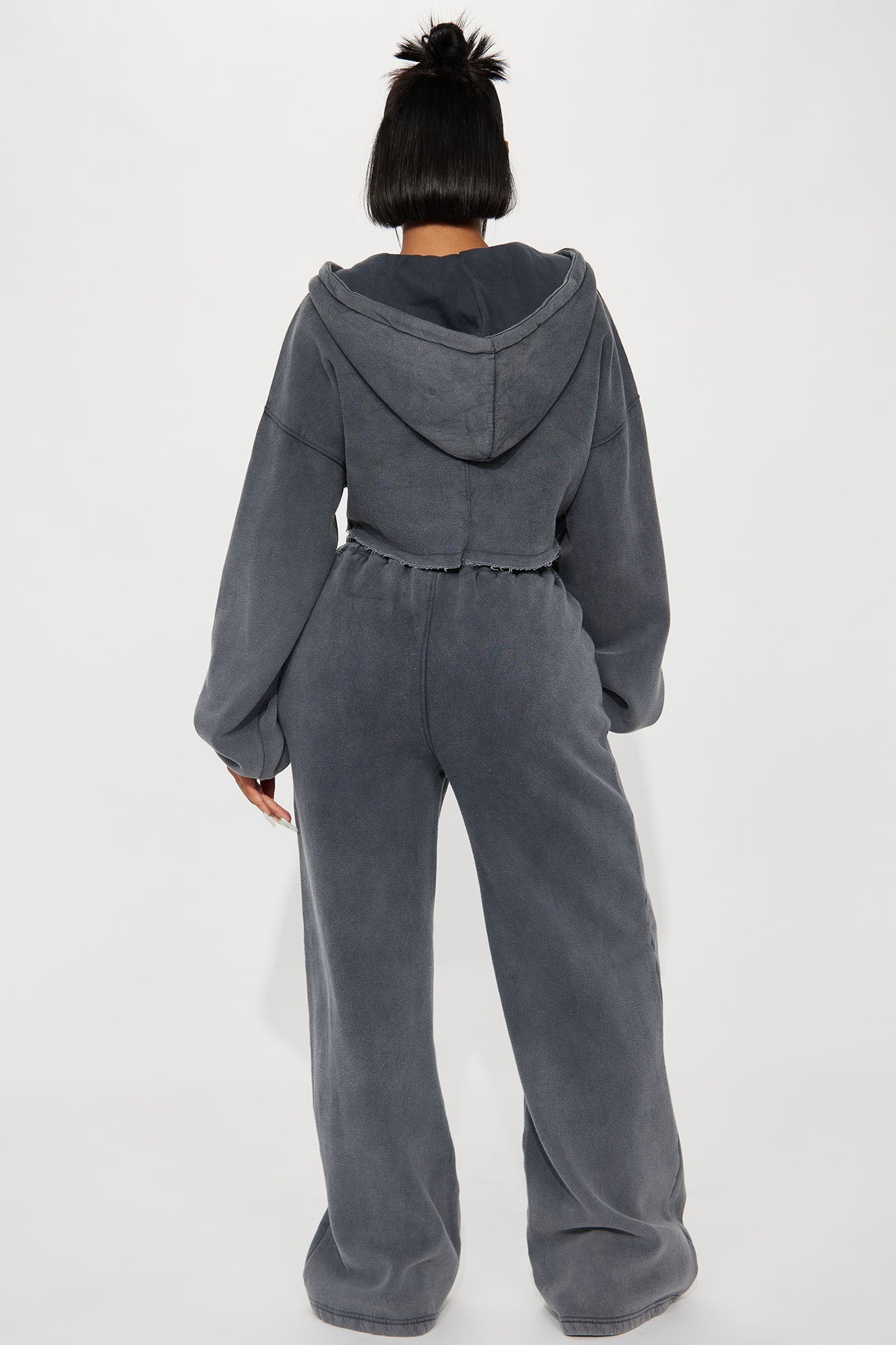 https://cdn.shopify.com/s/files/1/0293/9277/files/08-25-23Studio8_CB_PC_14-21-25_33_ZDZPK11103SET_Charcoal_9613_JB.jpg?v=1693524878
